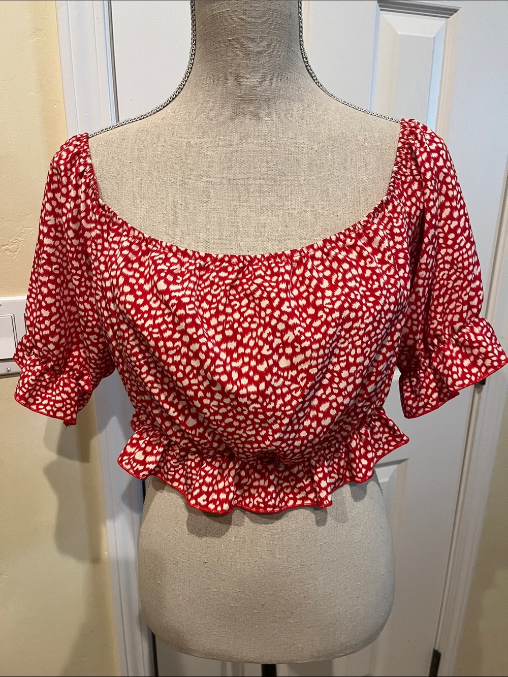 SHEIN Curve Red Print Women's Off-Shoulder Ruffle Crop Top